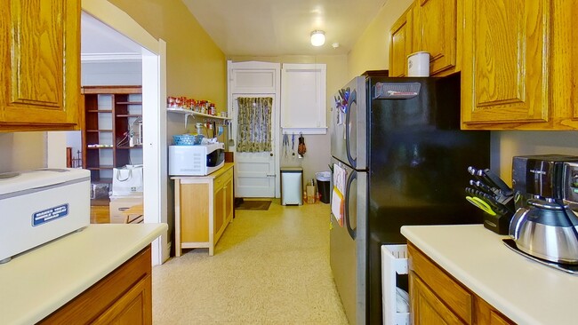 Building Photo - 801 Monroe St