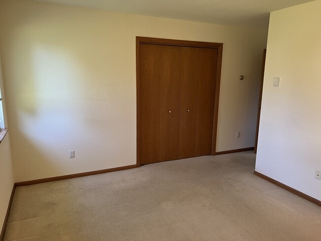 Building Photo - 1105 Heritage Ct