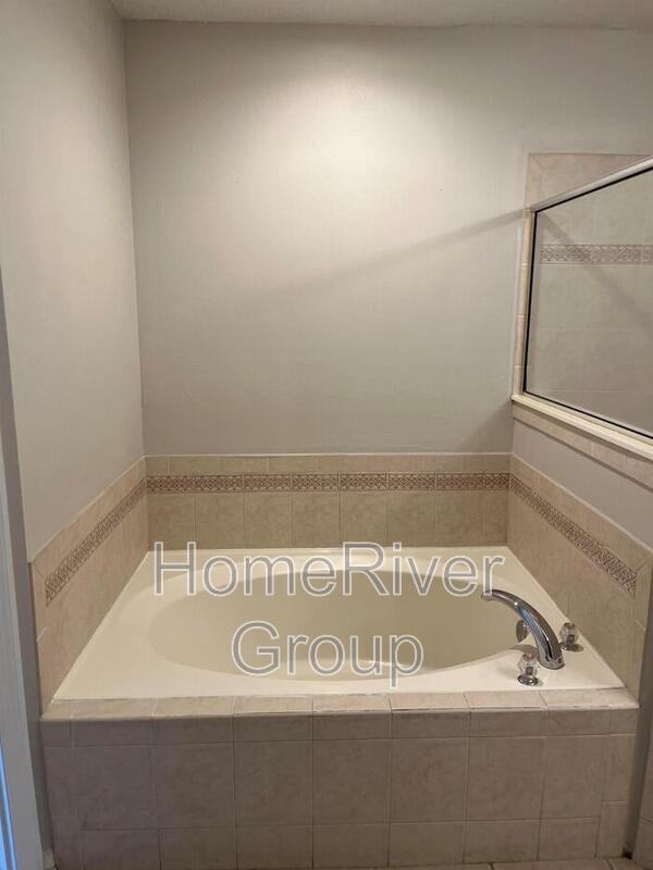 Building Photo - 11008 Apple Blossom Trail W