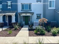 Building Photo - 312 Pear Tree Ter