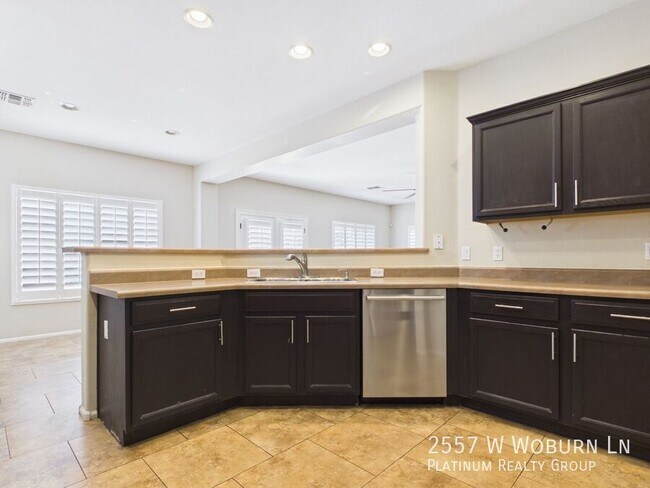 Building Photo - 2557 W Woburn Ln