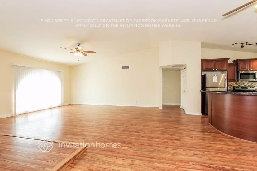 Building Photo - 13176 N 82nd Ln