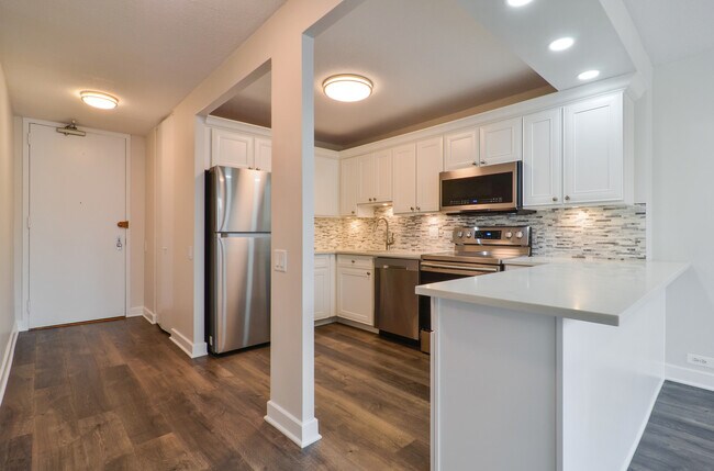 Building Photo - 405 N Wabash Ave