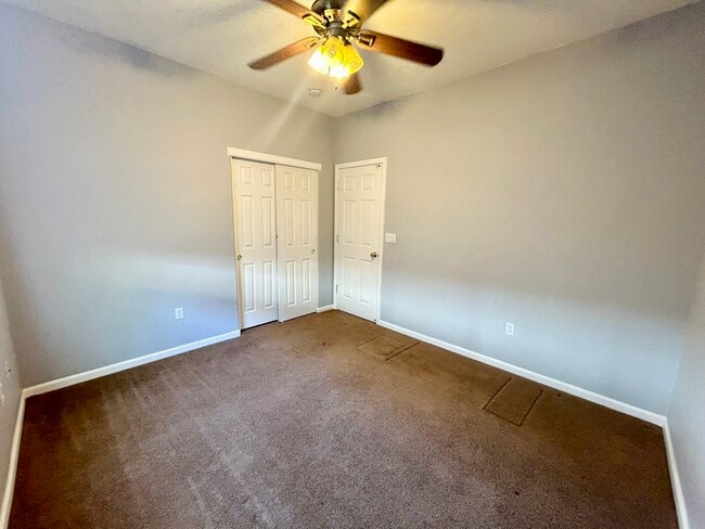 Building Photo - 392 Royal Troon Dr
