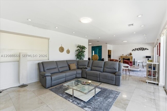 Building Photo - 1249 Biscaya Dr