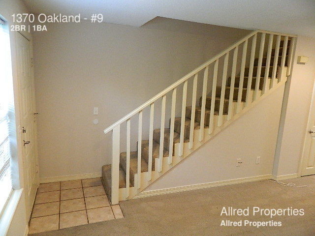 Building Photo - NEAR CAMPUS | NICE SKYLIGHT AND PATIO