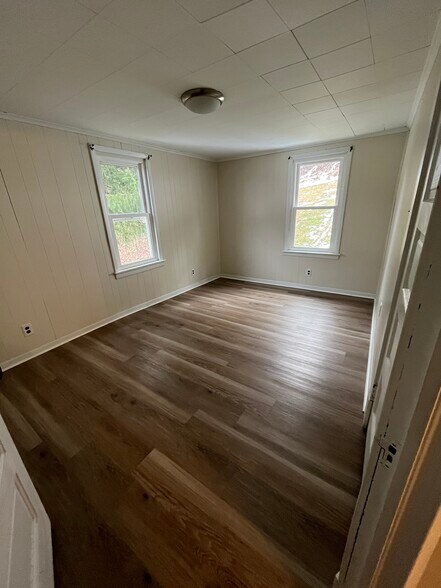 Building Photo - 1155 Fort Henry Ave