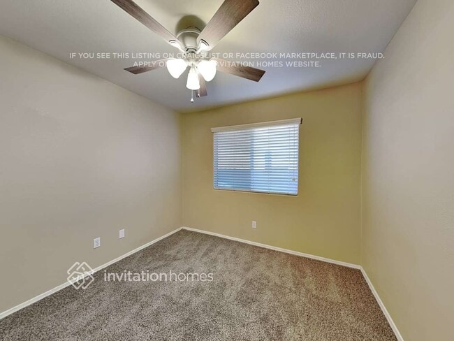 Building Photo - 1032 N Hudson Pl