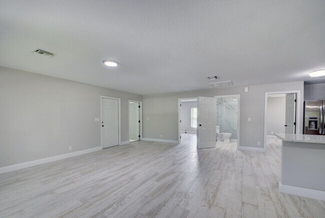 Building Photo - 1425 N Federal Hwy