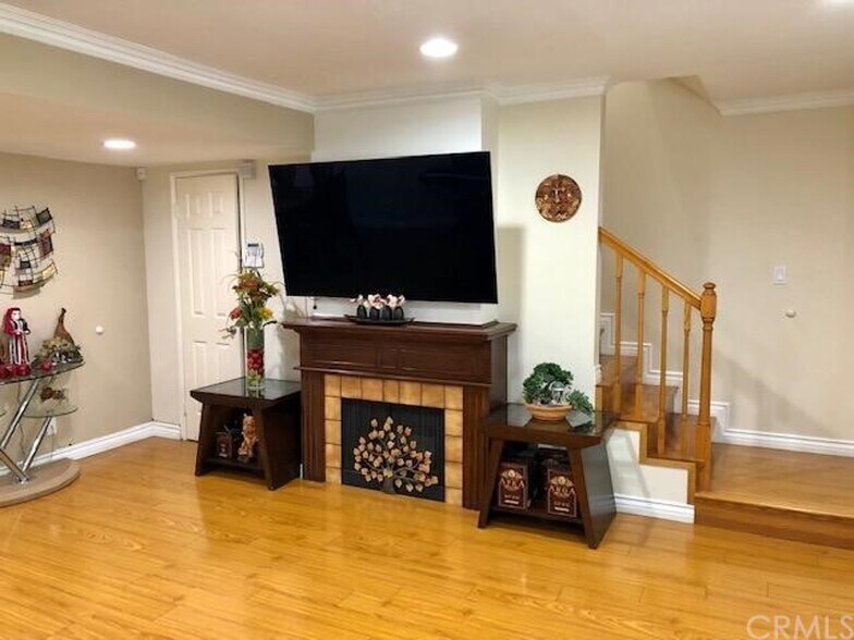 Building Photo - 212 N Jackson St