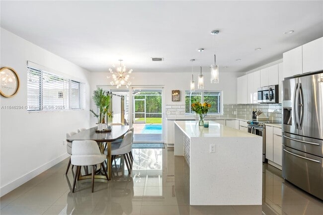 Building Photo - 13800 SW 78th Pl