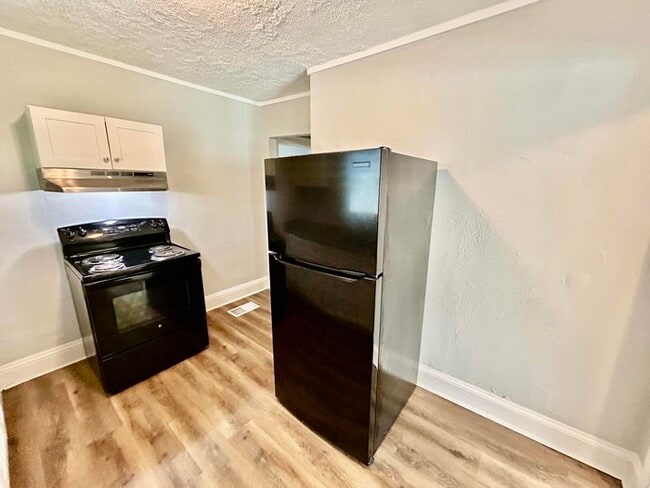 Building Photo - 29 Chappell Rd NW