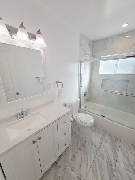 Building Photo - 449 W Harvard St