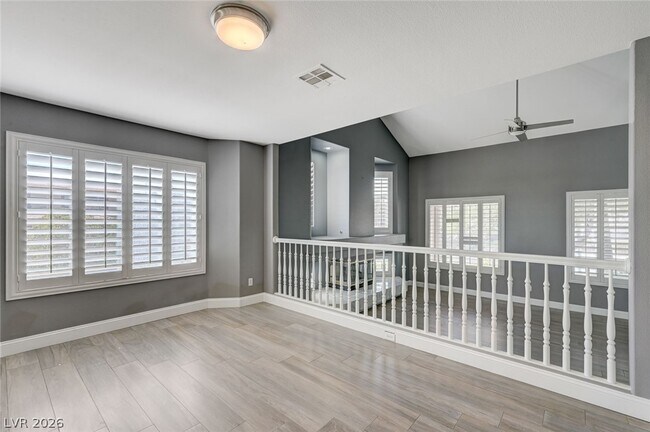 Building Photo - 3800 Beacon Point St