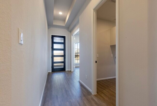 Building Photo - 5034 Morrison Dr