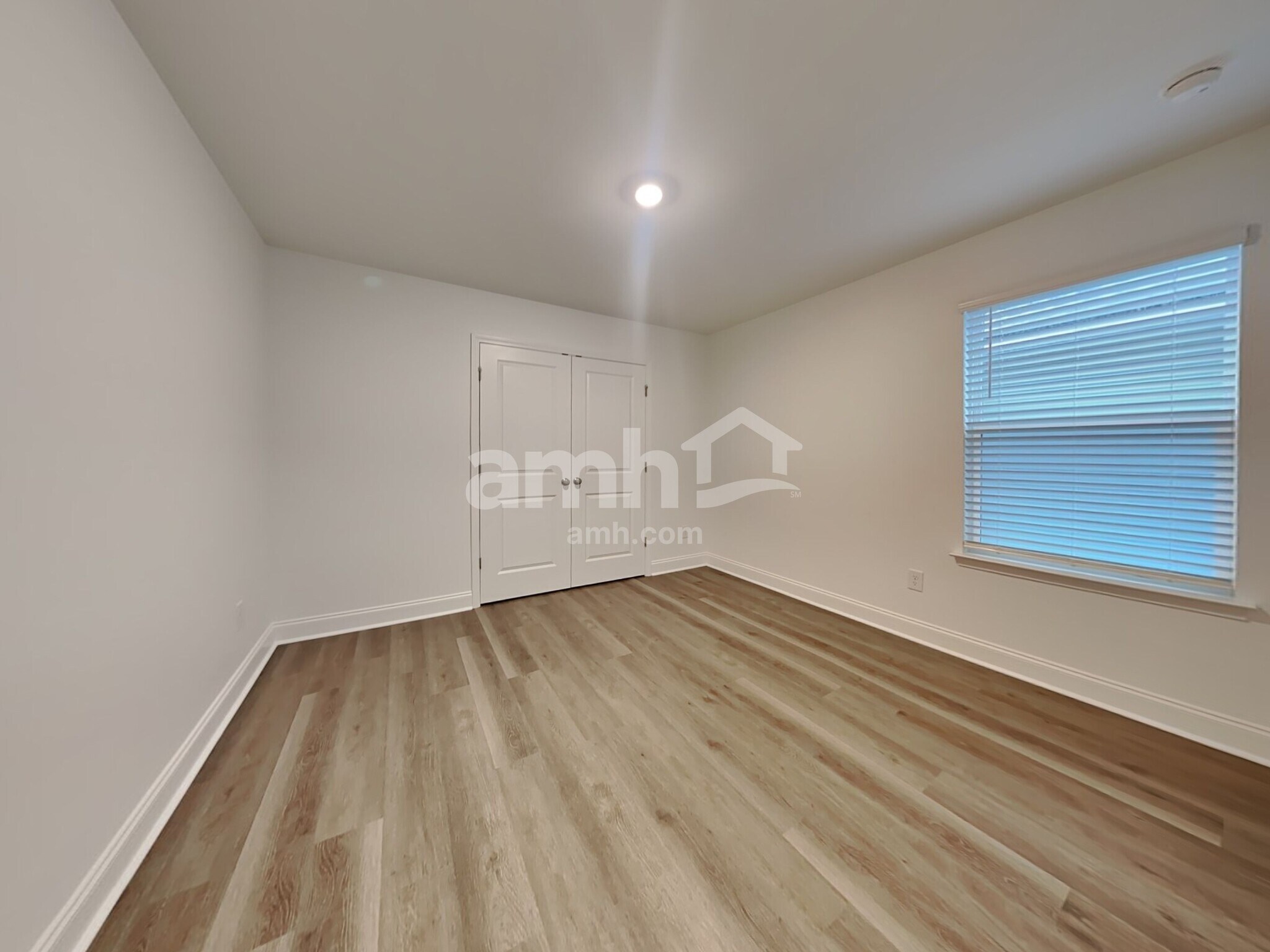 Building Photo - 5500 Front St