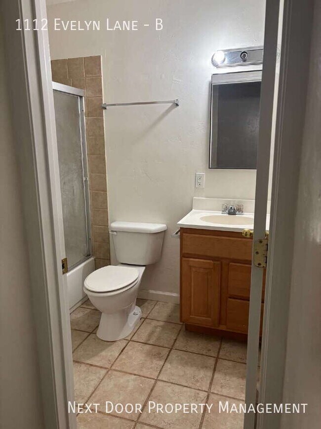 Building Photo - 1112 Evelyn Ln
