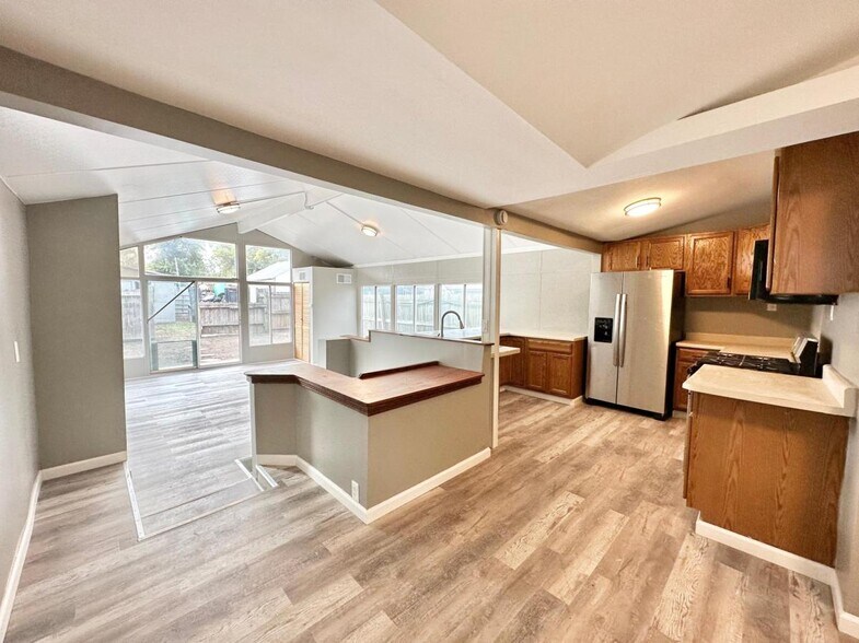 Building Photo - 1217 Filmore St