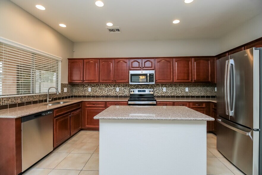 Building Photo - 6629 W Range Mule Dr