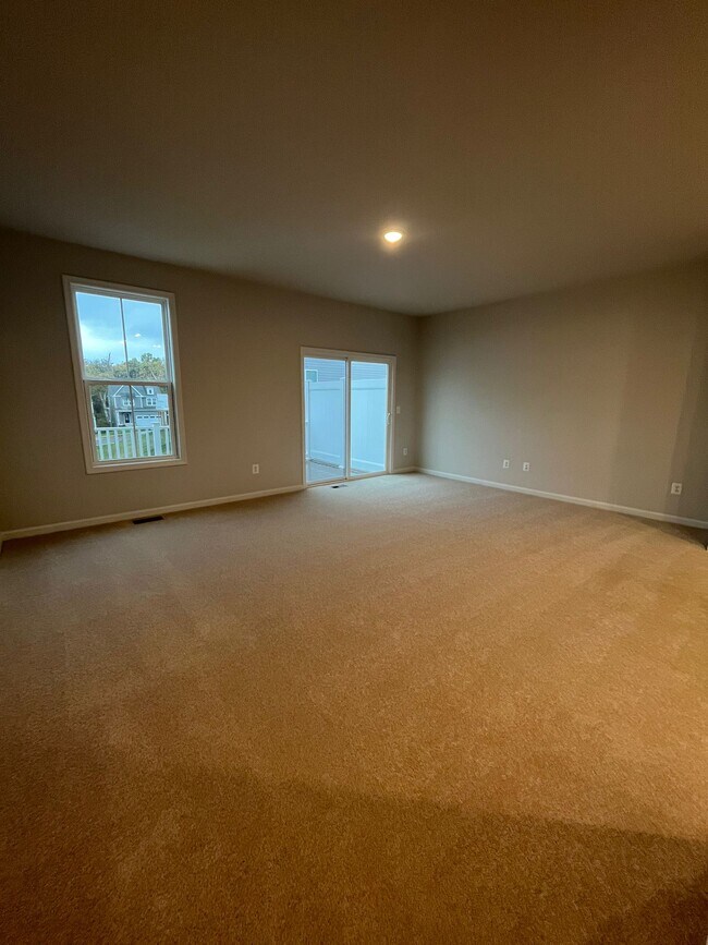 Building Photo - 5981 McComb St