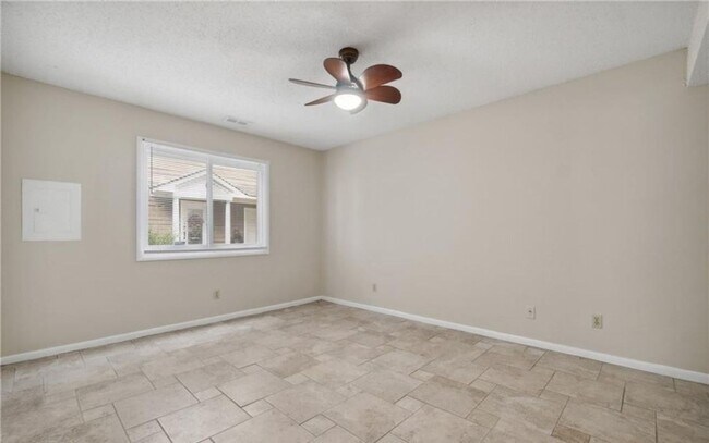 Building Photo - Beautiful 2 Bedroom 2 Bath Condo Short Distance to Chesapeake Bay
