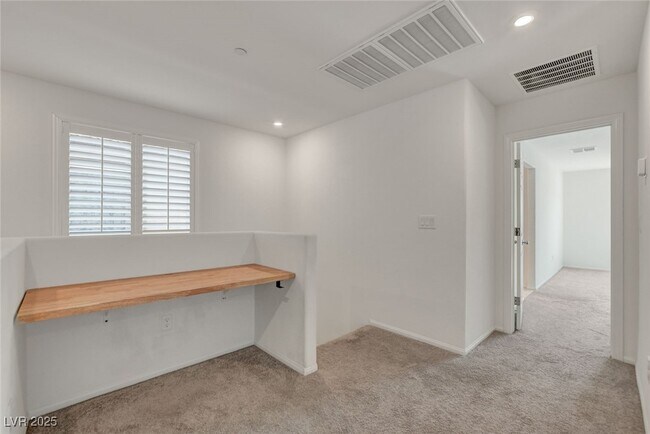 Building Photo - 1360 Cerulean Ave