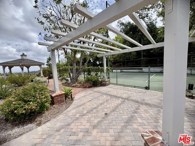 Building Photo - 21663 Ulmus Dr