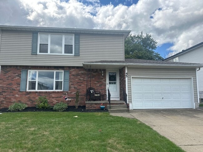Building Photo - 45 Lemans Dr