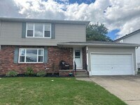Building Photo - 45 Lemans Dr