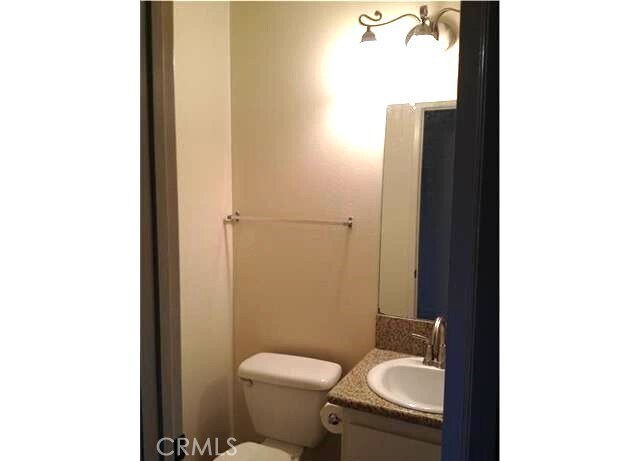 Building Photo - 1008 Las Lomas Dr