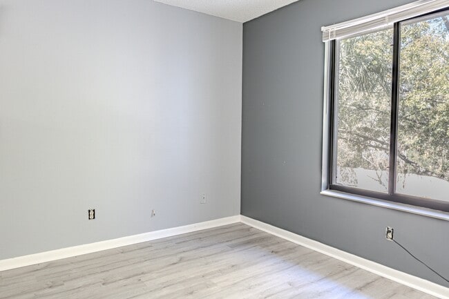 Building Photo - 8215 Sun Spring Cir