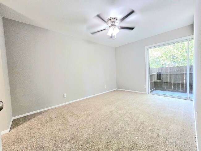 Building Photo - 909 Silber Rd