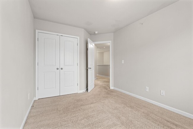 Building Photo - 3 Bedroom Townhome in Jonesboro!