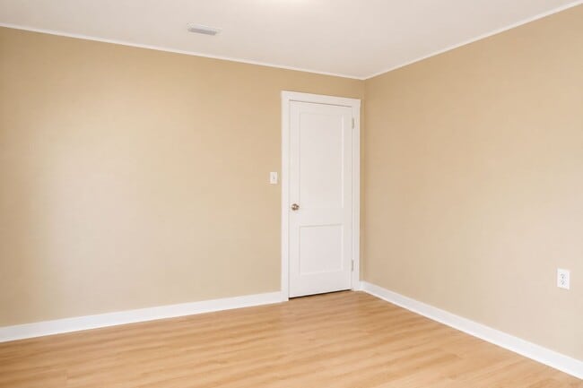 Building Photo - 1 Bedroom, 1 Bathroom Home for Rent in Zephyrhills!