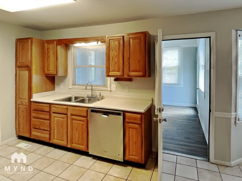 Building Photo - 1728 Russet Woods Ln