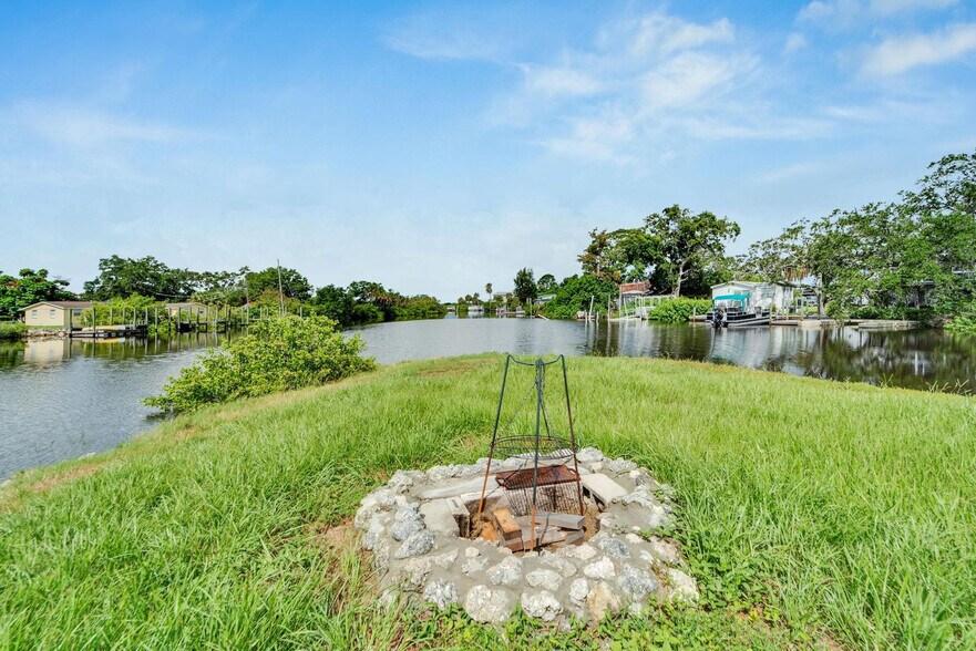 Building Photo - 8820 Rocky Creek Dr