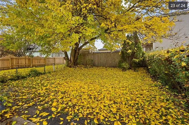 Building Photo - 3 Bed 2 Bath- Beaver Falls PA