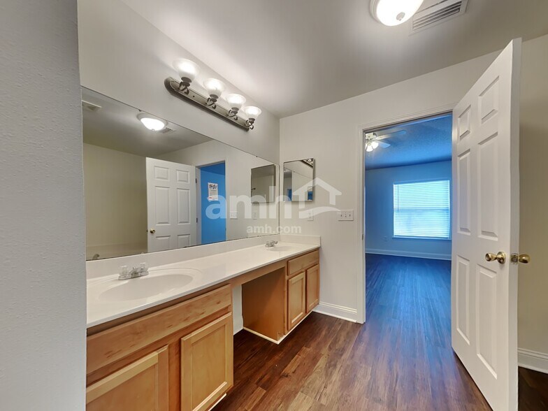 Building Photo - 9140 Raptor Drive