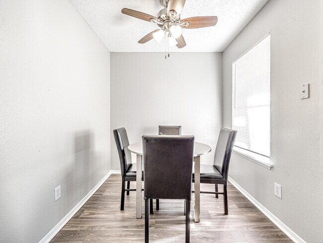 Building Photo - Diamond  Trail Apartments