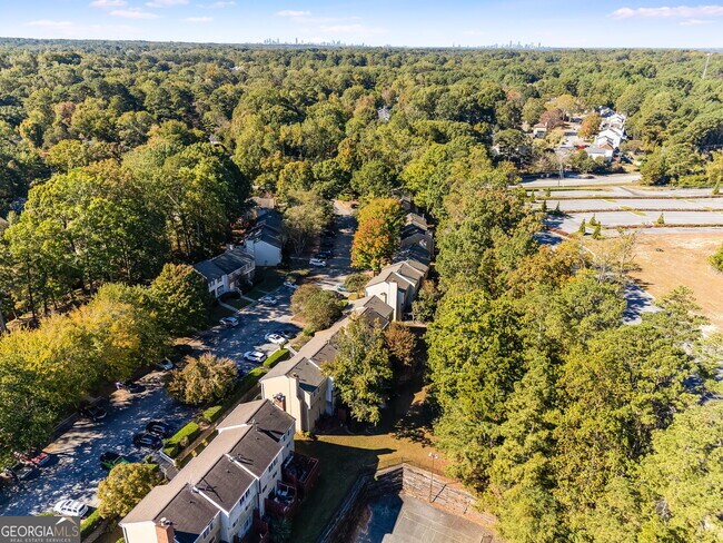 Building Photo - 6413 Wedgewood Trce