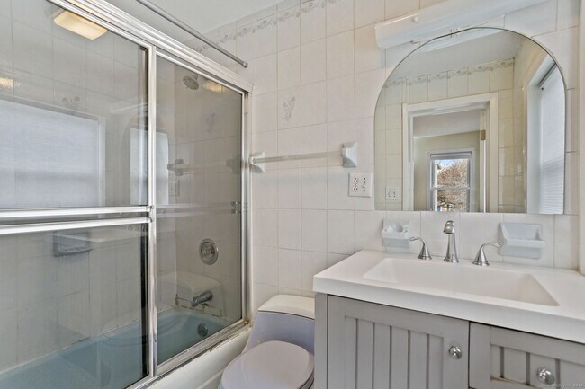 Building Photo - 8 3rd St