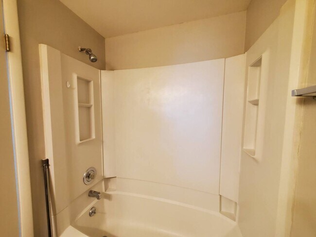 Building Photo - 7516 Pebblestone Dr