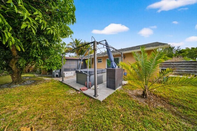 Building Photo - 849 Camellia Dr