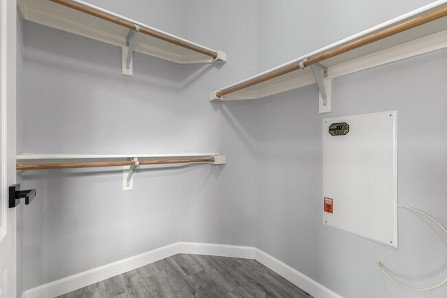 Building Photo - 1350 S Greenfield Rd