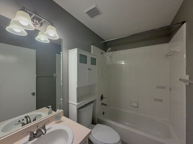 Building Photo - 3946 NW 59th Ave
