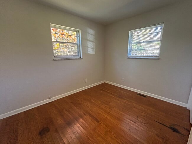 Building Photo - 4090 Old Vincennes Rd