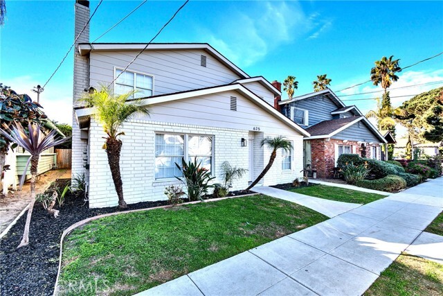 Building Photo - 625 Orizaba Ave