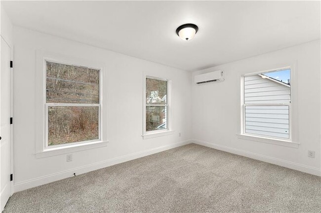 Building Photo - 379 Beaver St