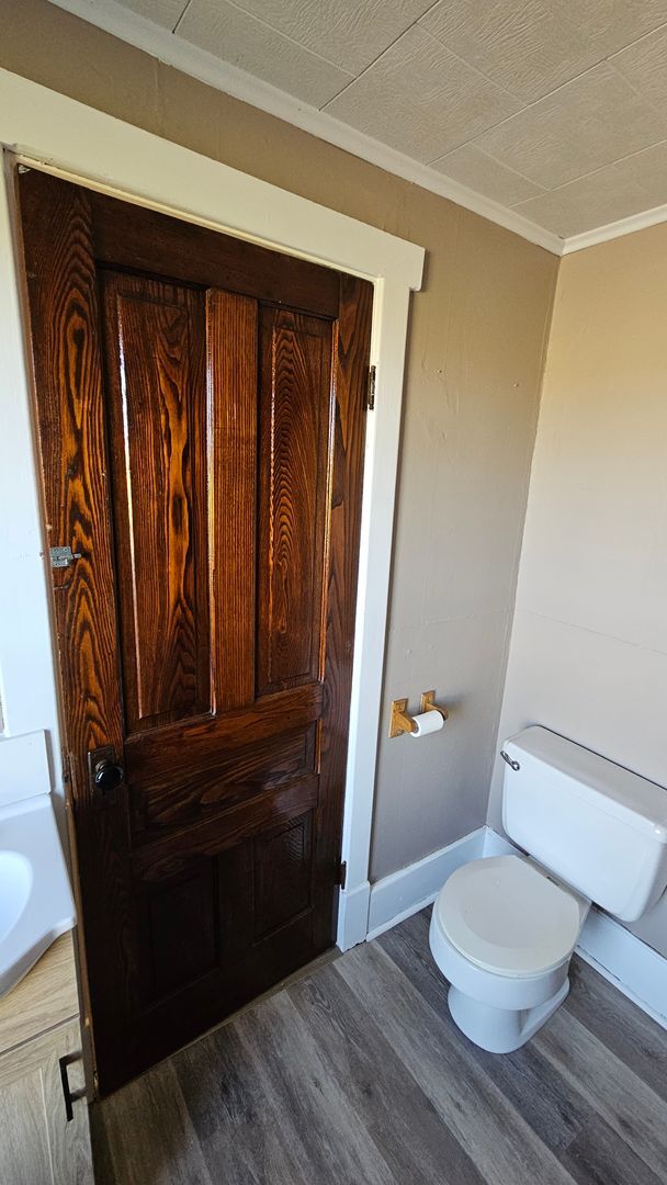 Building Photo - Country Living in This 4 Bedroom Farmhouse!