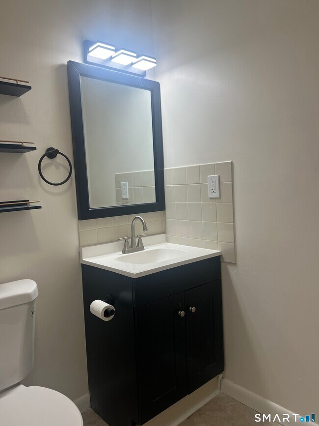 Building Photo - 3370 Madison Ave